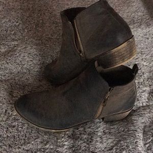 Jessica Cline “faded” dark brown booties
